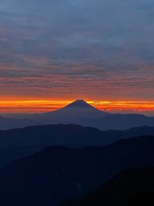北岳から望む富士山